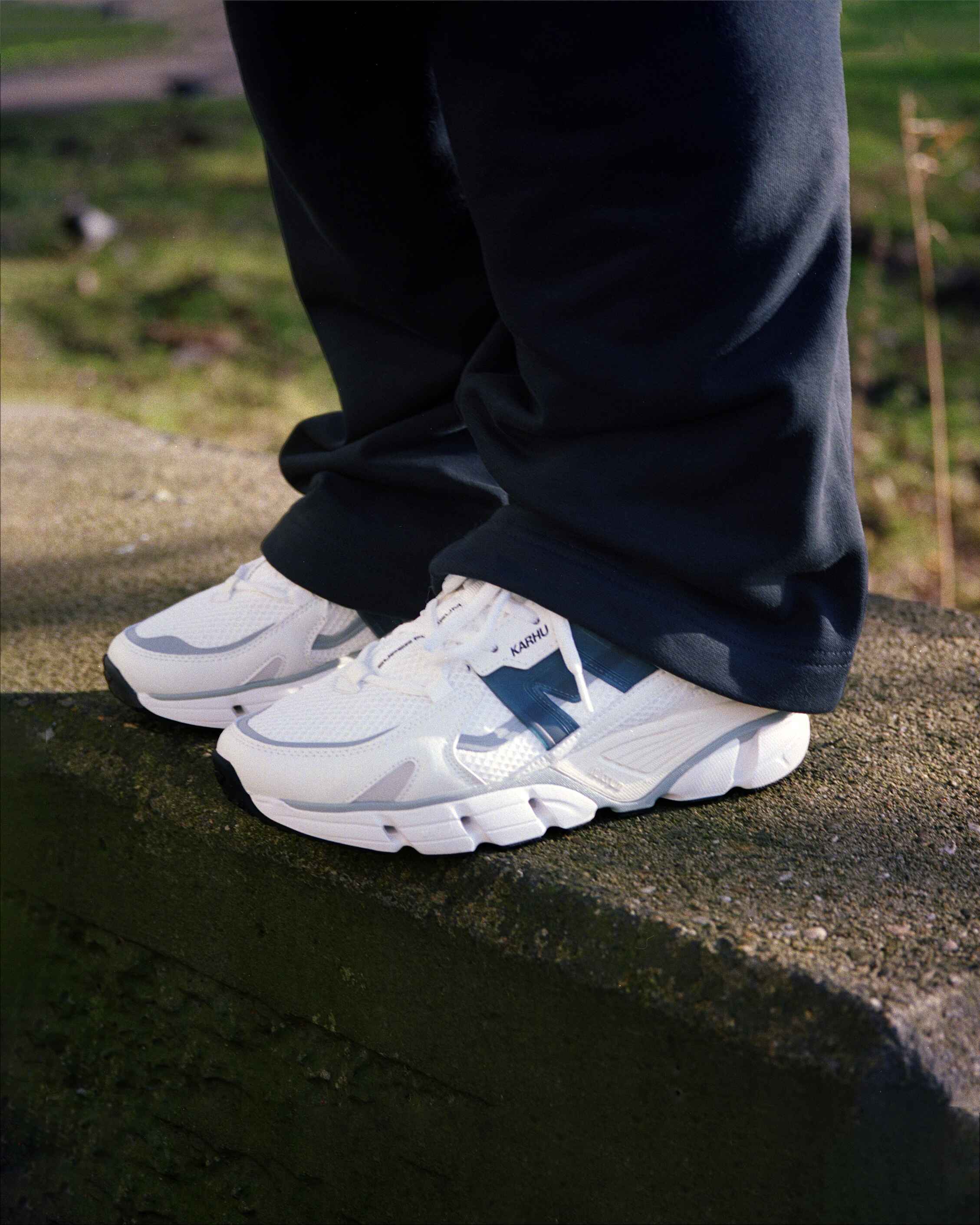 Super Fulcrum White / Deep Navy - Lifestyle shoes | Karhu on sale