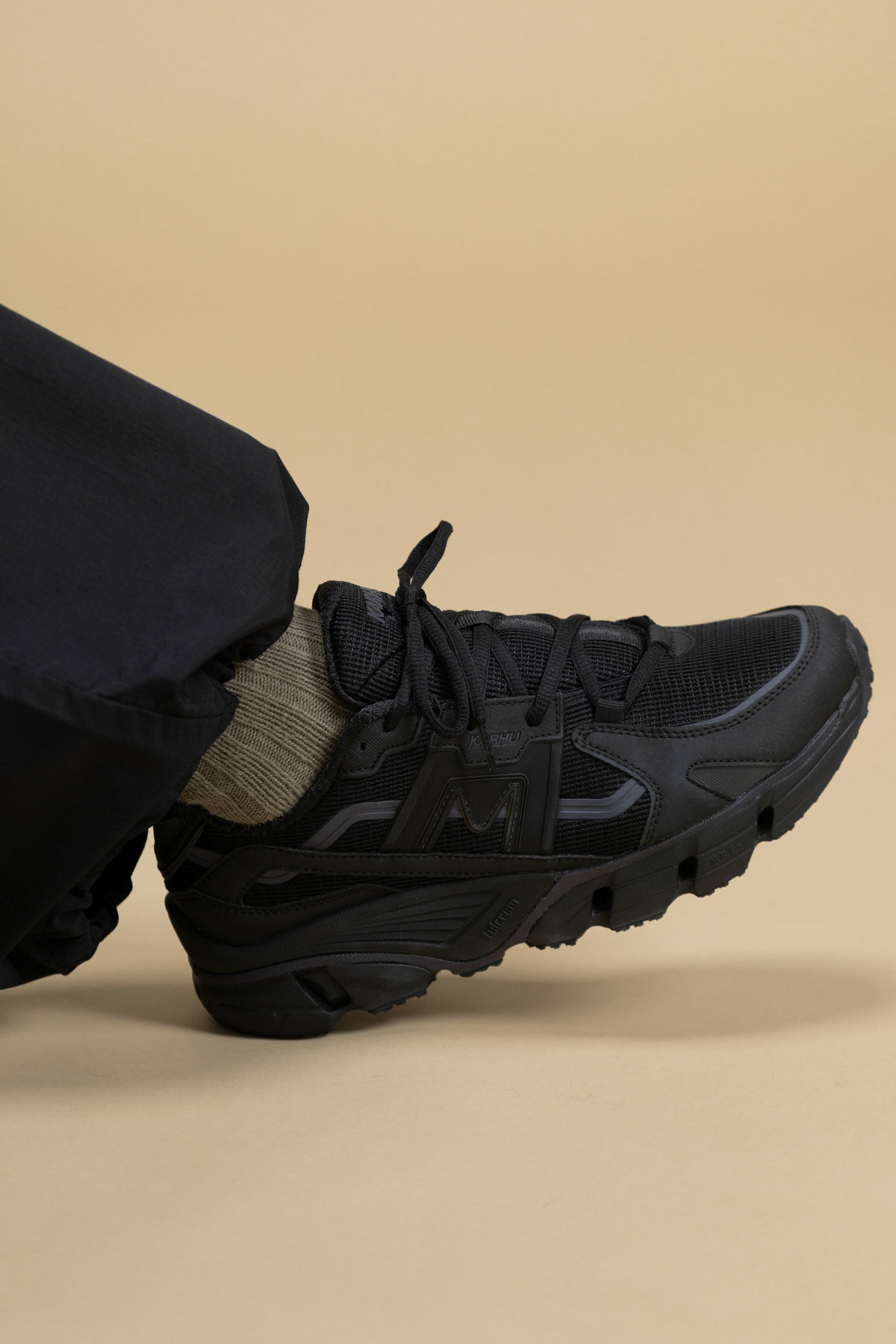 Super Fulcrum Black / Black - Lifestyle sneakers | Karhu for sale