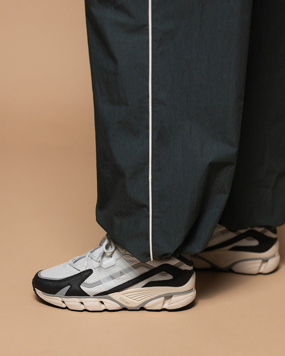 Super Fulcrum Jet Black / Dawn Blue - Lifestyle sneakers | Karhu on sale