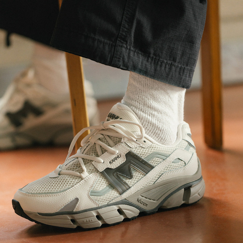 Super Fulcrum Blanc De Blanc / Dark Gull Gray - Lifestyle | Karhu US
