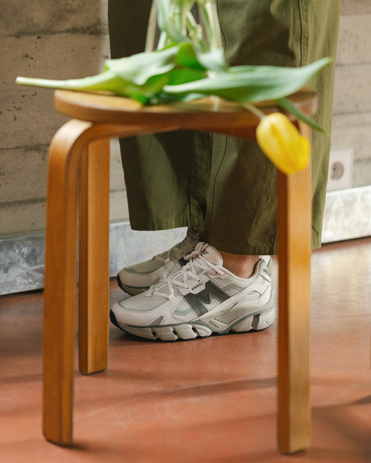 Super Fulcrum Blanc De Blanc / Dark Gull Gray - Lifestyle | Karhu US