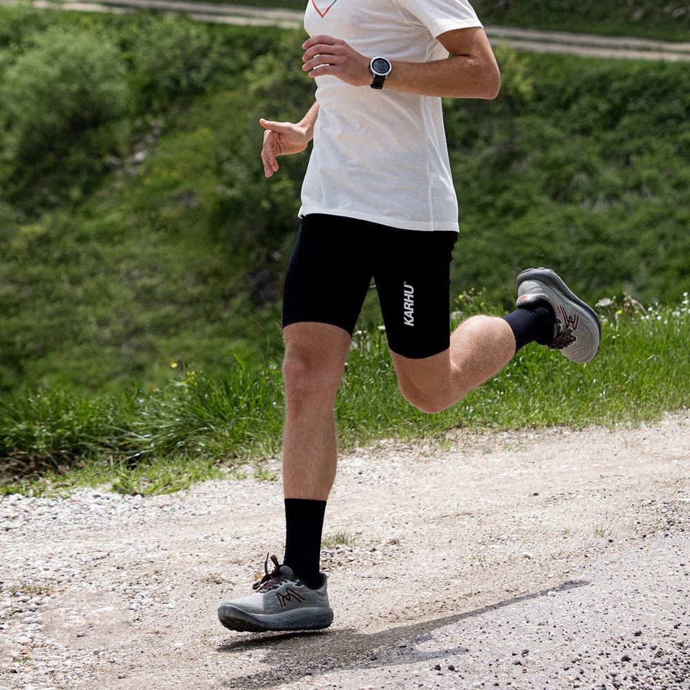 men's running half-tight Black / White | Karhu US